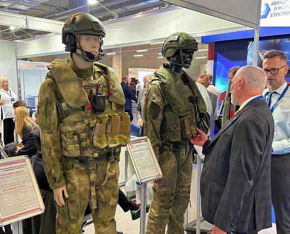 Алексей Журавлев посетил Международный военно-морской салон "Флот-2024"