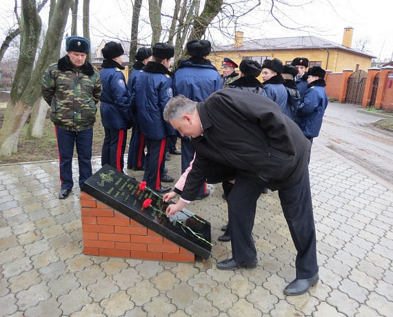 Партия "РОДИНА" почтила память бойцов, павших при освобождении Новочеркасска от немцев