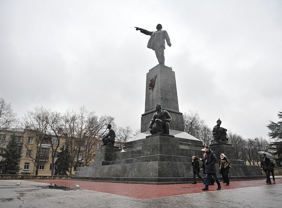 Алексей Журавлёв в Севастополе, возложение цветов и посещение Владимирского собора, 26 февраля 2014 г.