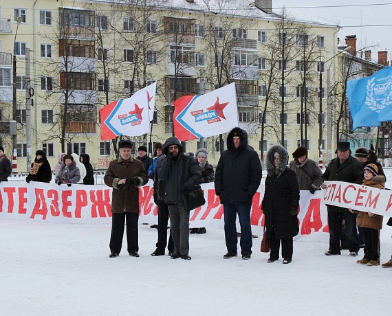 Дзержинские партийцы потребовали от властей вернуть трамвайный транспорт в город