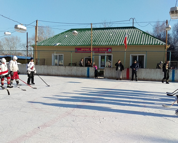 Камышловские партийцы закрыли зимний хоккейный сезон
