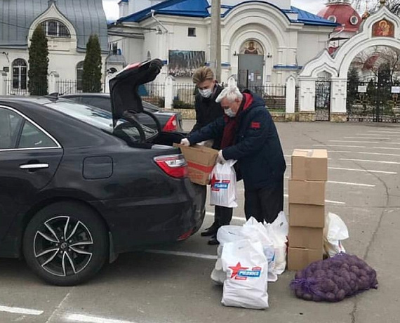 Воронежская "РОДИНА" передала воспитанникам приюта пасхальные подарки