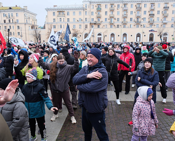 НОВОГОДНЯЯ ПРОБЕЖКА С УЧАСТИЕМ ВЛАДИМИРА СУХАРЕВА
