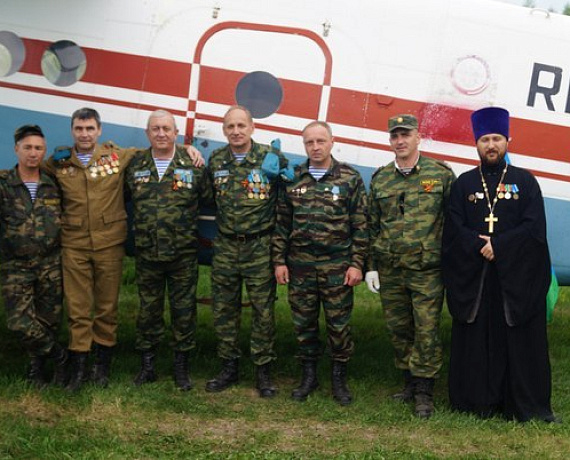 Соратники Татарстана помогли кадетам впервые прыгнуть с парашютом (фото)