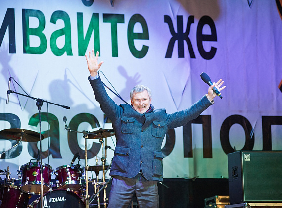 Митинг в Севастополе после референдума, выступление Алексея Журавлёва и Антона Тицкого, 16 марта 2014 г.