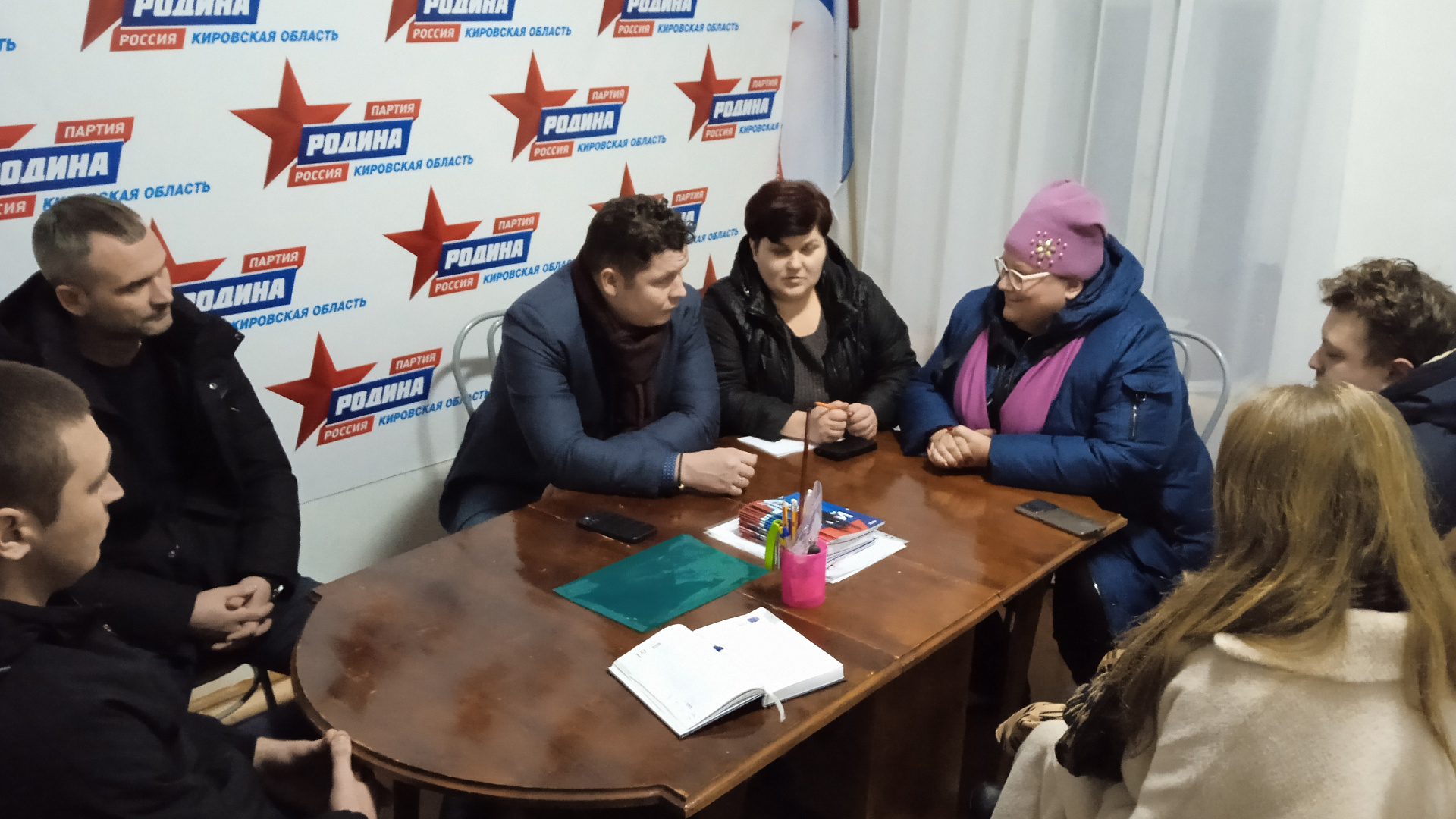 Лугинин: В ряде районов Кировской области любительский хоккей под угрозой исчезновения