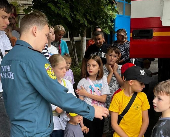 Кандидаты в депутаты от партии "РОДИНА" провели акцию "РОДИНА - ДЕТЯМ" в пожарной части МЧС Щелково