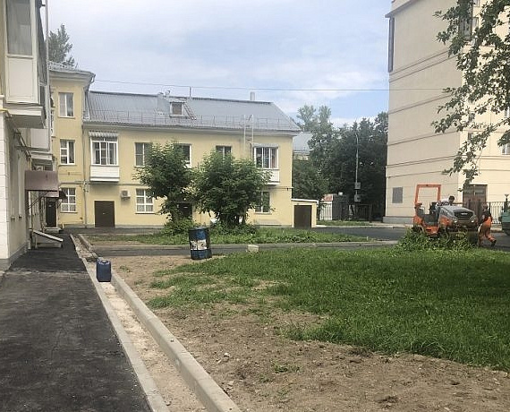Завершены работы по благоустройству двора в рамках исполнения наказа, полученного Вячеславом Илюхиным