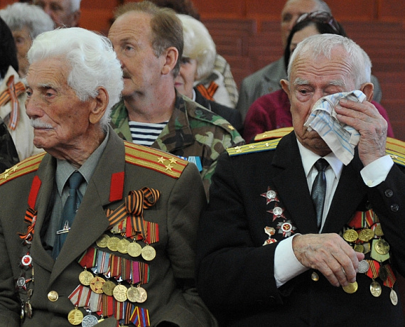 Севастопольская "РОДИНА" поздравила ветеранов с Днем Победы