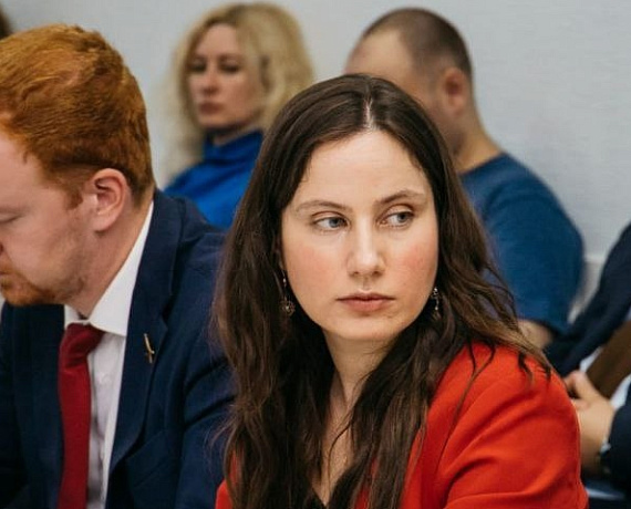 Никита Габов представил партию "РОДИНА" на заседании клуба политологов