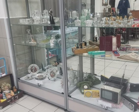 Директор новосибирского музея вручила Вячеславу Илюхину благодарственное письмо