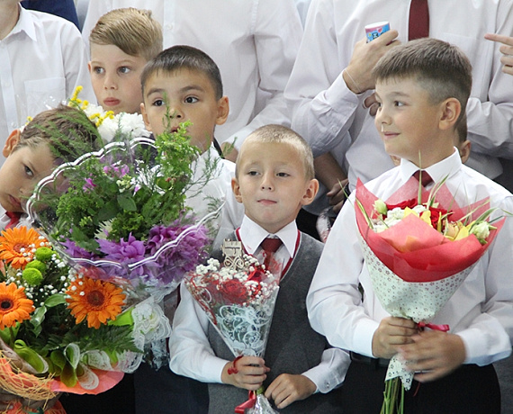 Руководитель новосибирской "РОДИНЫ" Вячеслав Илюхин поздравил учащихся и педагогов с Днем знаний!