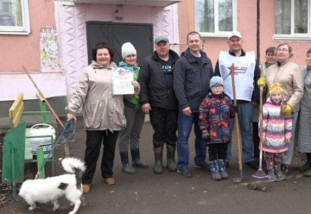 УДМУРТСКИЕ РОДИНЦЫ ПРОВЕЛИ СУББОТНИК В Г. САРАПУЛЕ