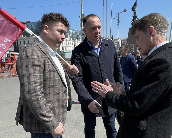 Федор Лугинин принял участие в митинге "Zа Путина" во Владивостоке и встретился с руководством Приморского края