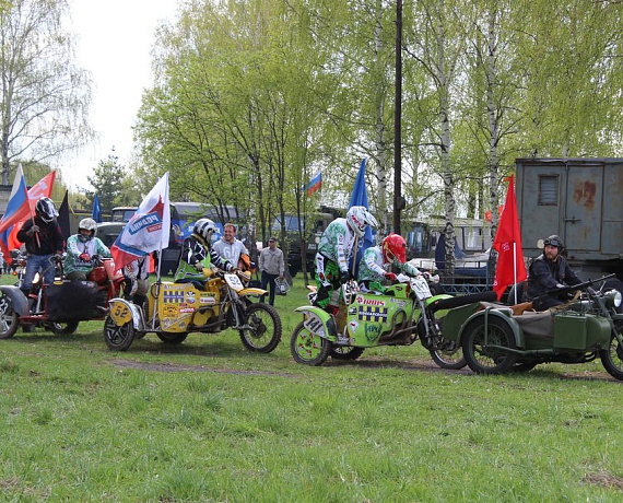 Нижегородские партийцы приняли участие в акции "Встреча поколений патриотов России"