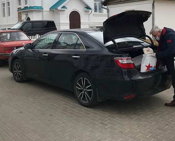 Воронежская "РОДИНА" передала воспитанникам приюта пасхальные подарки
