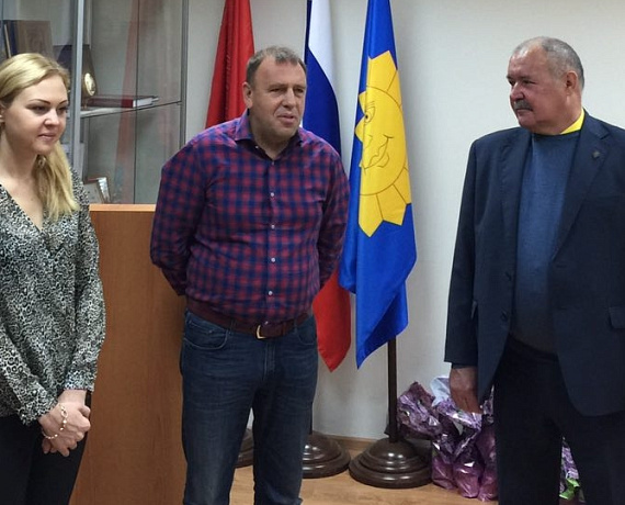 Истринская "РОДИНА" поздравила местных пенсионеров с Днем пожилого человека