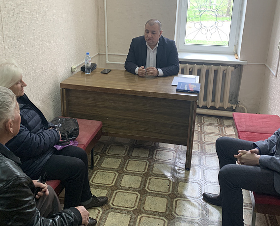 Лидер Астраханской "РОДИНЫ" провел выездной прием граждан в городе Знаменске и селе Капустин Яр