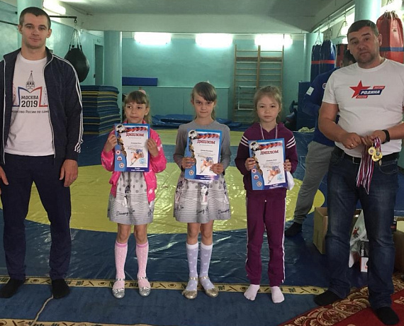 Новосибирские партийцы провели  ежегодные соревнования по общефизической подготовке среди детей и подростков