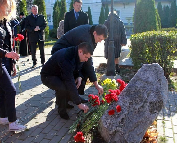 Партийцы почтили память жертв трагедии 1962 года в Новочеркасске