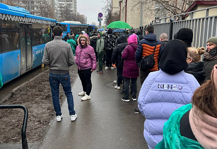 Соратники партии "РОДИНА" сдают кровь для пострадавших в теракте в "Крокусе"