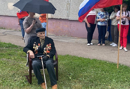 По поручению Журавлева в Тамбове со столетним юбилеем чествовали ветерана