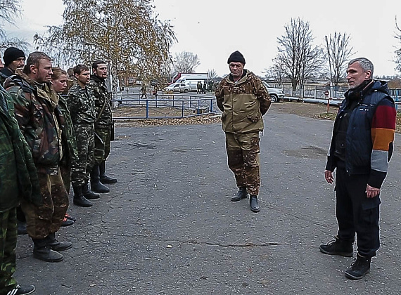 Передача гуманитарной помощи партии "РОДИНА" ополченцам Новоазовска, 01.11.2014