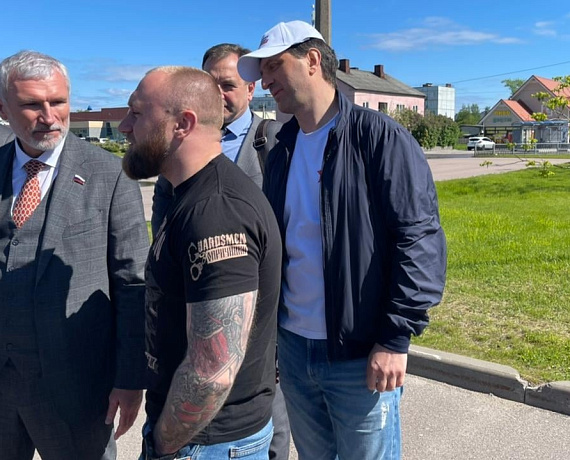 Журавлев взял на контроль проблемы ЖКХ в Ленинградской области