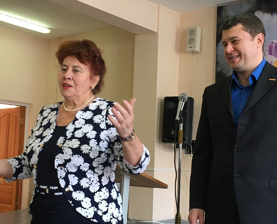 Самарские партийцы поздравили ветеранов с 8 Марта