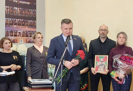 ВЛАДИМИР СУХАРЕВ ПРИНЯЛ УЧАСТИЕ В ТОРЖЕСТВЕННОЙ ЛИНЕЙКЕ ПО ОТКРЫТИЮ «ПАРТЫ ГЕРОЯ» В СОШ № 30 ГОРОДА АСТРАХАНИ