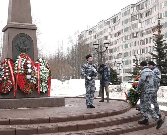 Сергей Захаров принял участие в акции у Мемориала воинам, павшим в локальных столкновениях
