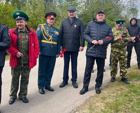 Владимир Михайлов принял участие в акции "Сиреневая Аллея"