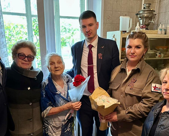 В Подмосковье и в Ярославле партийцы приняли участие в праздничных мероприятиях ко Дню Победы