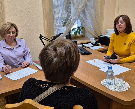 Елена Леонова провела личный прием граждан