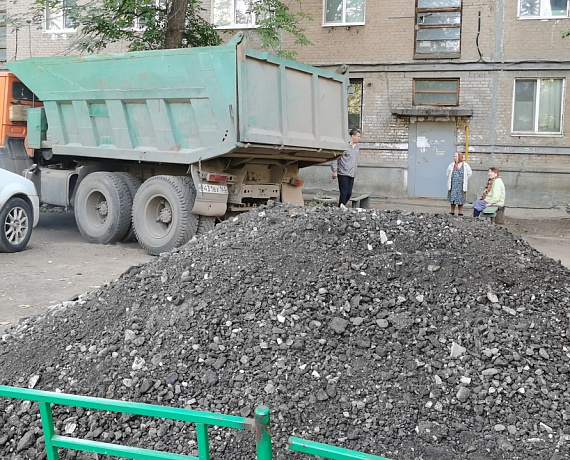 Валерий Барсук принял участие в благоустройстве парковочных зон во дворах Самары