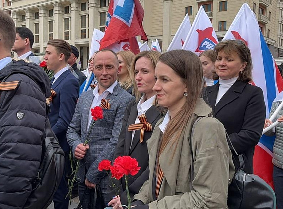 Соратники партии "РОДИНА" возложили венки и цветы к Могиле Неизвестного Солдата, 05.05.2023