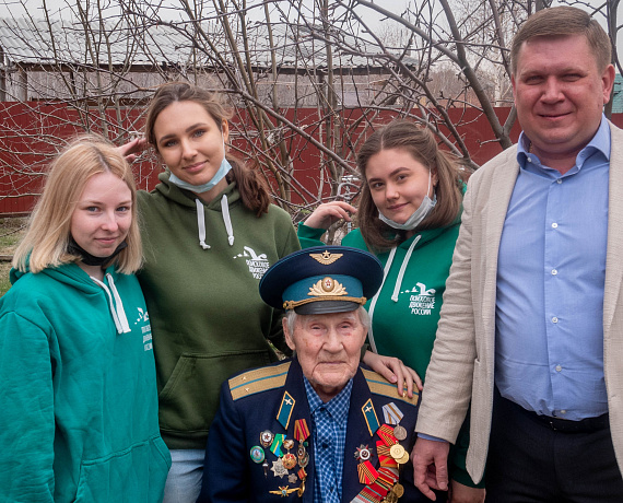 Актив Челябинской "РОДИНЫ" поздравил ветерана Великой Отечественной войны