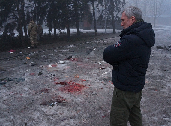 Алексей Журавлёв у ДК им. Куйбышева в Донецке, 30.01.2015
