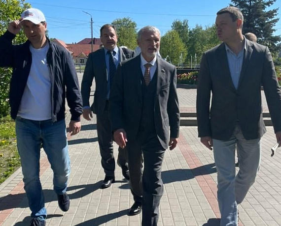 Журавлев взял на контроль проблемы ЖКХ в Ленинградской области