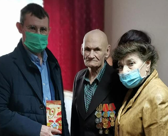 Активисты новосибирской "РОДИНЫ" поздравили ветеранов, проживающих в районе Пашино