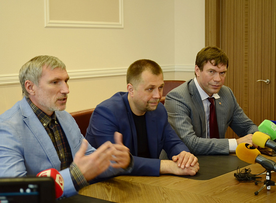 Алексей Журавлёв в Донецке: пресс-конференция, общение с прессой, интервью (часть 2), 12 июня 2014 г.