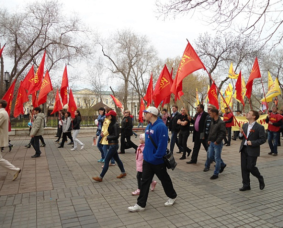 Колонна "РОДИНЫ" прошла по центральной улице Оренбурга