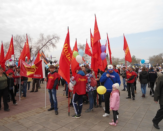 Колонна "РОДИНЫ" прошла по центральной улице Оренбурга