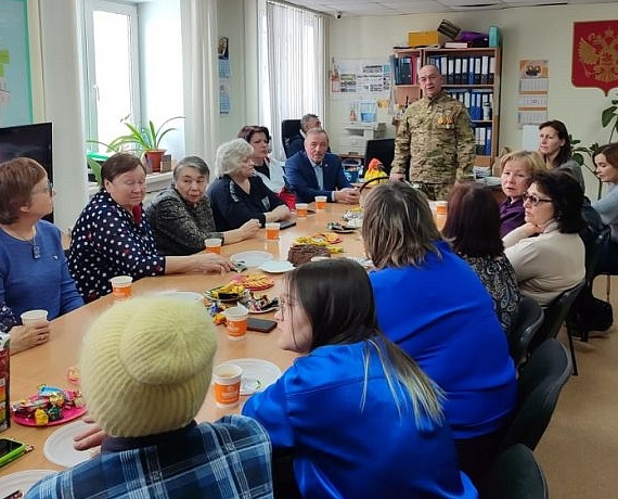 Новосибирская "РОДИНА" организовала встречу волонтеров с участником СВО