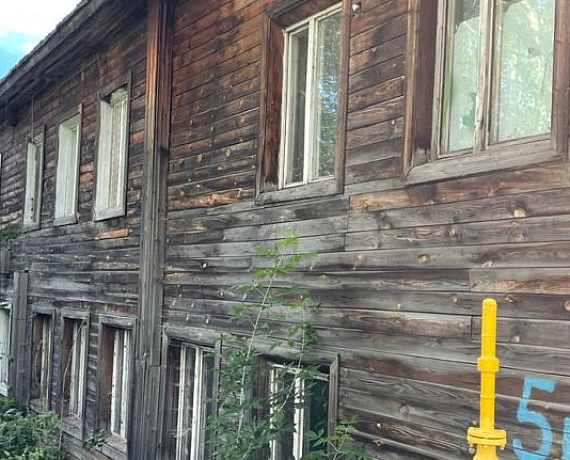 Журавлев возмутился условиями проживания шести семей в селе Слободское