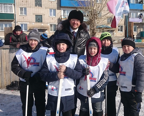 Забайкальские соратники провели турнир по хоккею с мячом в валенках