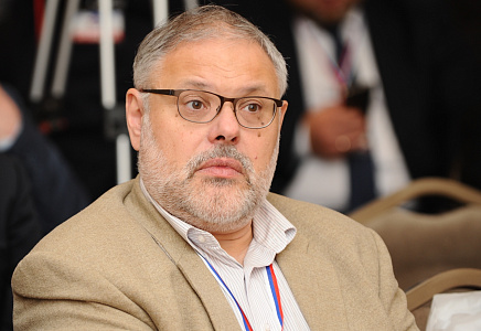 Михаил Хазин: Лишь Россия в состоянии защитить Минск от польского вторжения