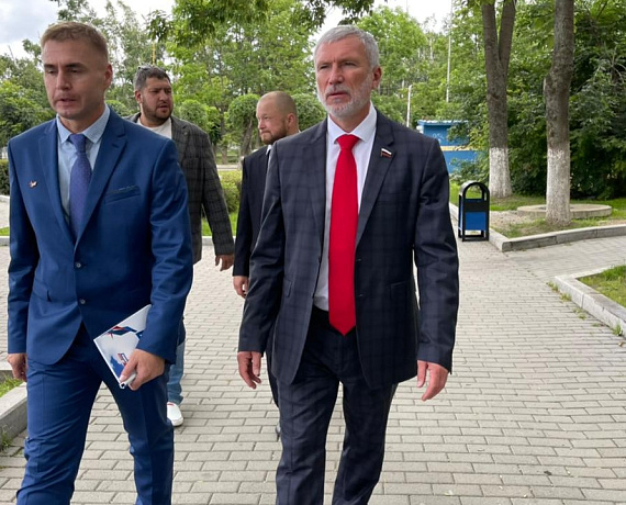Алексей Журавлев в Приморском крае пообщался с жителями города Артем