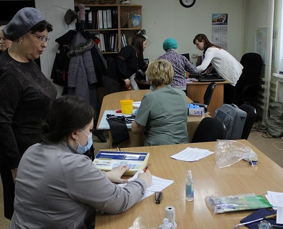 Клуб избирателей Вячеслава Илюхина провел в общественной приемной депутата бесплатное медобследование