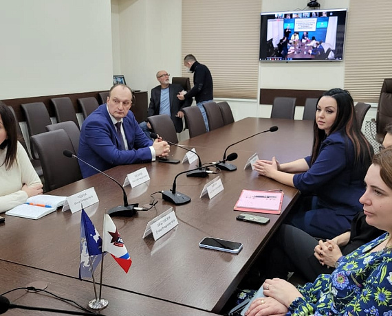 Подмосковная "РОДИНА" провела публичные слушания о развитии института добровольчества и борьбе с лжеволонтерами